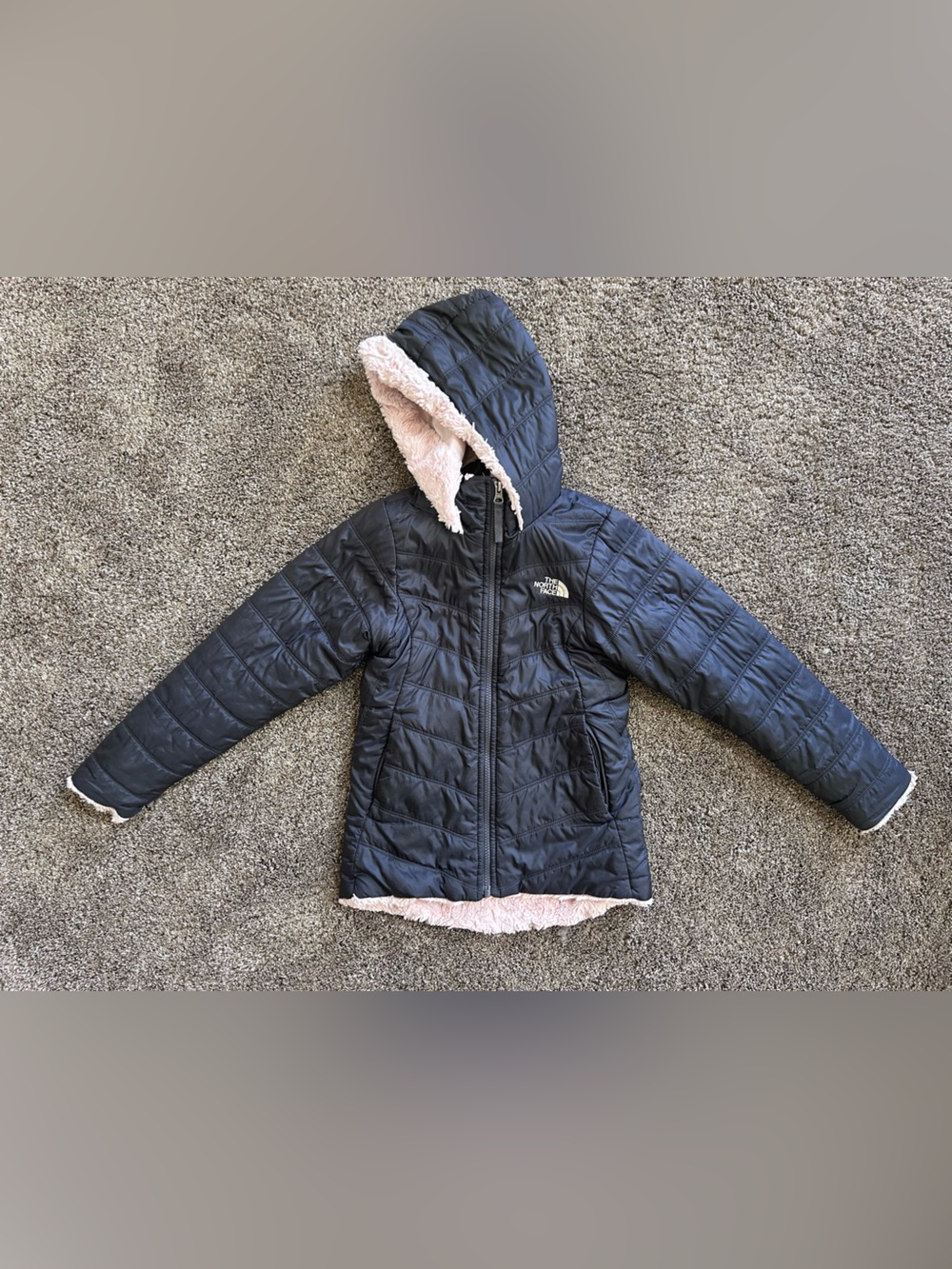 The North Face Gray Quilted Jacket with Light Pink Sherpa Lining Size S (7/8)